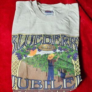 Vintage 2001 Blueberry Jubilee T-Shirt Size XL Poplarville Mississippi  Blueb